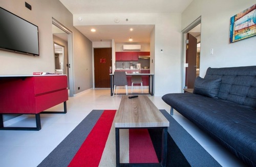 El Tezal Hotel | 3 Units | Vibrant Suite in the Heart of Cabo – Walk to Marina & Beaches