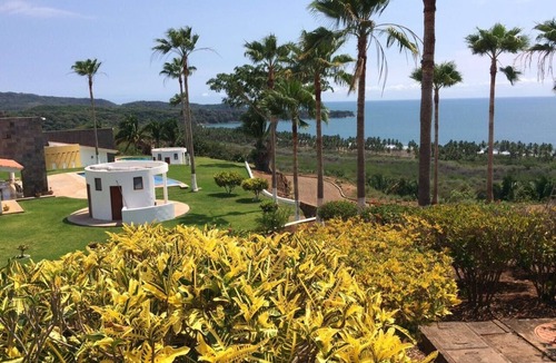 Santa Cruz Villa | #3 Villa Shared Pool & Spa, 3 Bedrooms/2 Bath, Private Beach Ramada