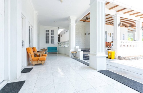 Karanganyar Hotel | 30 m² Hotel ∙ 3 guests