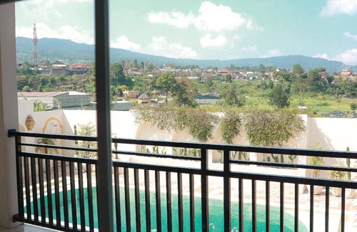 Parongpong Villa | 300 m² Villa ∙ 4 bedrooms ∙ 13 guests