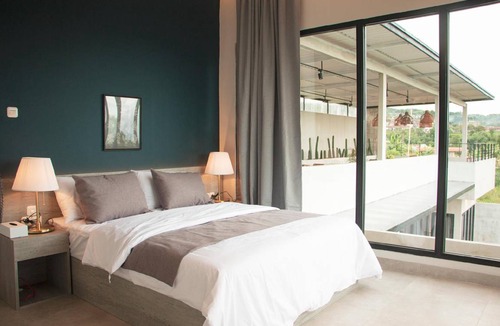Megamendung Villa | 300 m² Villa ∙ 4 bedrooms ∙ 15 guests