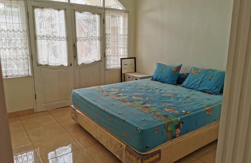 Cipanas Villa | 300 m² Villa ∙ 5 bedrooms ∙ 15 guests