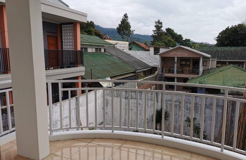 Cipanas Villa | 300 m² Villa ∙ 5 bedrooms ∙ 15 guests