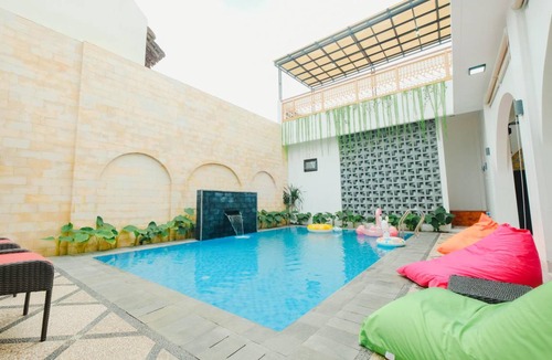 Central Yogyakarta Villa | 300 m² Villa ∙ 7 bedrooms ∙ 15 guests