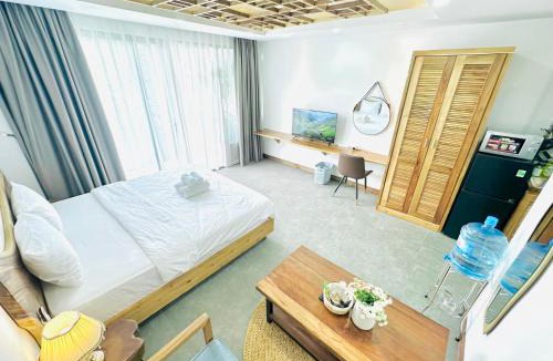 Ninh Kieu Apartment | 304MSNK Luxe Studio with Balcony and Kitchen