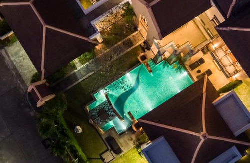 Nong Prue Villa | 31 Soi Mu Ban Phu Thara Pool Villa