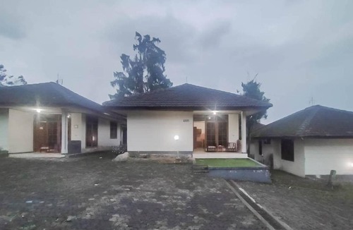 Cipanas Bed & Breakfast | 32 m² Bed and breakfast ∙ 4 guests