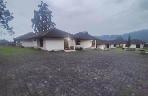 Cipanas Bed & Breakfast | 32 m² Bed and breakfast ∙ 4 guests
