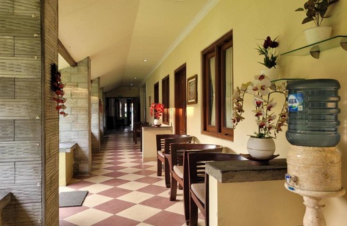 Ponorogo Hotel | 32 m² Hotel ∙ 4 guests