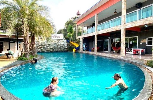 Kamphaeng Saen Resort | 32 m² Resort ∙ 3 bedrooms ∙ 10 guests