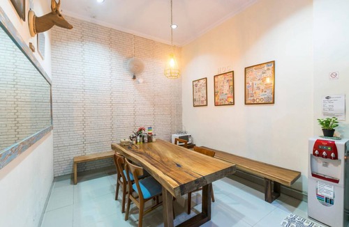 Yogyakarta House | 325 m² House ∙ 4 bedrooms ∙ 8 guests