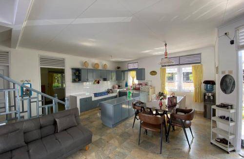 Cipanas Villa | 358 m² Villa ∙ 3 bedrooms ∙ 12 guests
