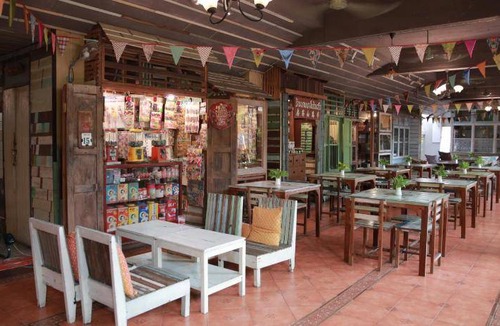 Bang Khun Phrom Hotel | 36 m² Hotel ∙ 4 guests