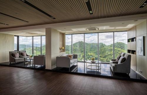 Tha Thaewawong Apartment | 360 Seaview 2BR 15F Sriracha Beach by น้องมังคุด
