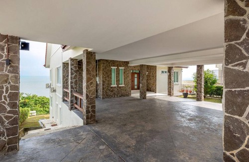 Tanjung Bungah Villa | 370 m² Villa ∙ 4 bedrooms ∙ 8 guests