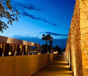 Waingapu Hotel | 38 m² Hotel ∙ 3 guests