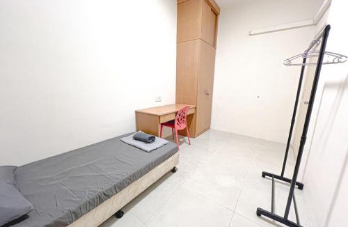Bukit Jalil Apartment | 3BR Apartment in Serdang with Pool & Parking