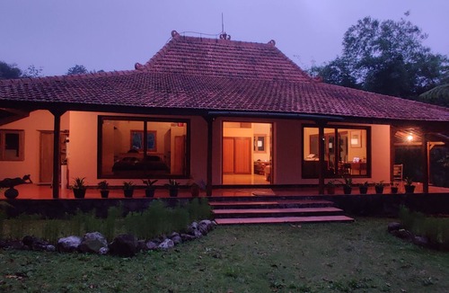Pakem Villa | 4/6-persons sized villa with great views & fresh air, big private tropical land.