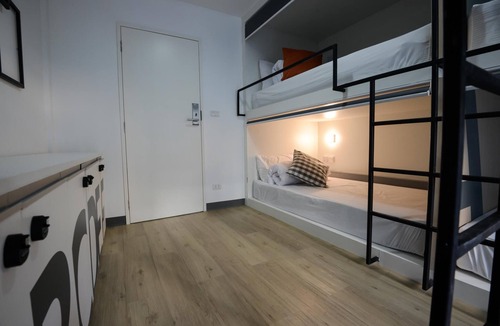 Khlong Tan Bed & Breakfast | 4 Bedroom MonkeyNap Hostel