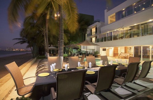 Colonia 5 de Diciembre House | 4 Bedroom Luxury Beach House Fully Staffed w/Pool & Jacuzzi walk to Boardwalk