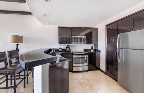 Zona Hotelera Hotel | 4 Elegant Pool View Suites w/Full Kitchen – Close to Plaza del Pescador Dining