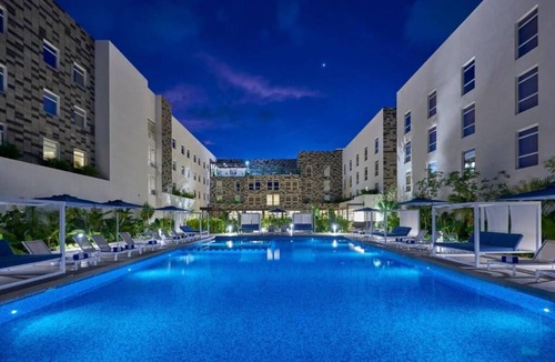 Cancun Hotel | 4 Kitchenette Suite + Pool, Gym & Continental Breakfast, Close to CUN Airport