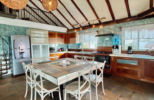 Playa del Secreto House | 4-Bedroom Penthouse, Private Beach, Chef, Wi-Fi, Housekeeping, pool, Kayaks