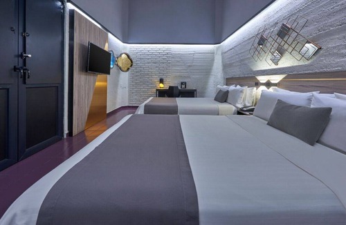 Historic Center Hotel | 4 Queen Bed Rooms in a Historic Mexico City Building Near Museums