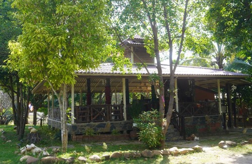 Suan Phueng House | 40 m² Bungalow ∙ 2 guests