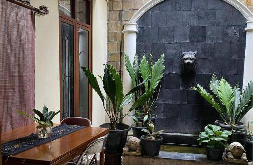 Yogyakarta House | 400 m² House ∙ 4 bedrooms ∙ 10 guests