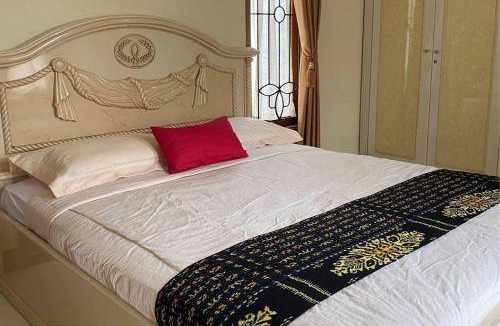 Yogyakarta House | 400 m² House ∙ 4 bedrooms ∙ 10 guests