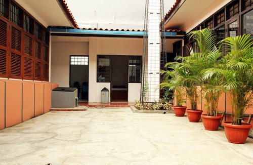 Bandung House | 400 m² House ∙ 4 bedrooms ∙ 12 guests