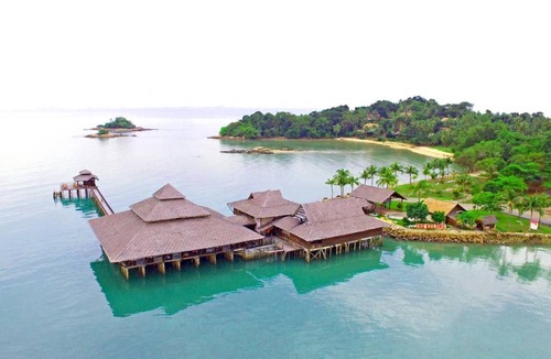 Lagoi Resort | 400 m² Resort ∙ 3 bedrooms ∙ 127 guests