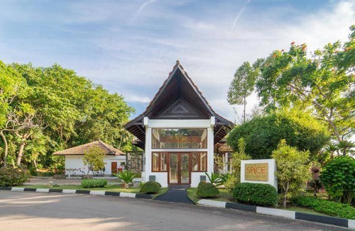 Lagoi Resort | 400 m² Resort ∙ 3 bedrooms ∙ 127 guests