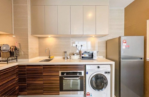Central District House | 470 m² House ∙ 1 bedroom ∙ 2 guests