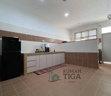 Kampung Kempadang Apartment | 4Bedroom 3 Bath 2 Storey Spacious Private Home Kuantan