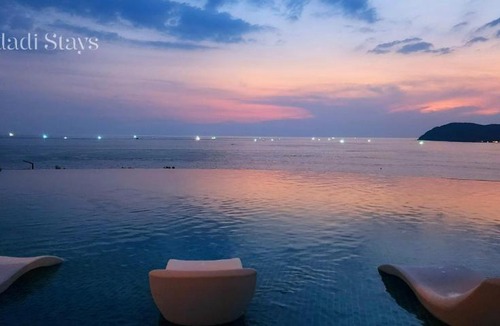 Pantai Tengah Apartment | 4BR Beachfront Pantai Cenang Langkawi