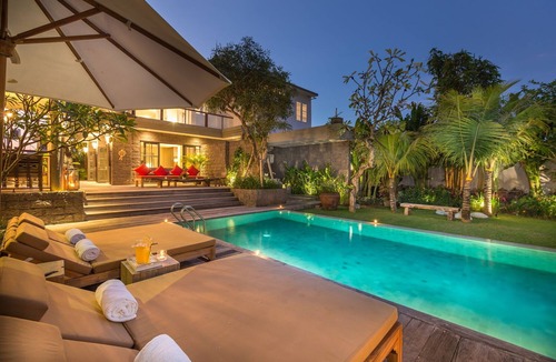 Berawa Villa | 4BR Ethnic Style Villa Near Berawa Beach, Canggu! 8Min Drive To Seminyak Beach!