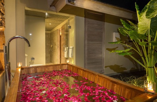 Berawa Villa | 4BR Ethnic Style Villa Near Berawa Beach, Canggu! 8Min Drive To Seminyak Beach!