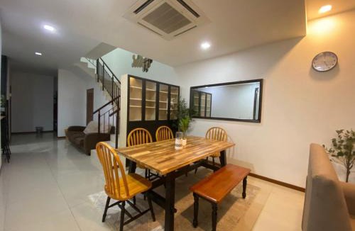 Sepang House | 4Br KLIA IRIS Homestay, 8 pax, WiFi, Self Check-In