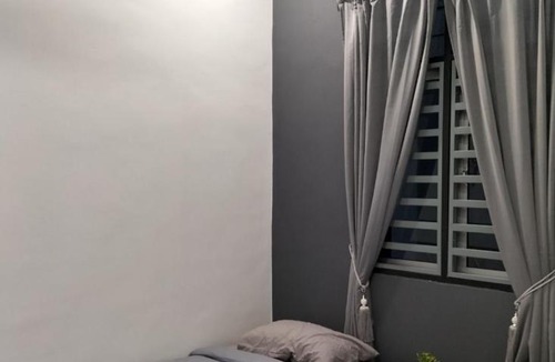 Seremban House | 4PAX 2B2B TEMPLER Homestay Seremban Town, Lobak