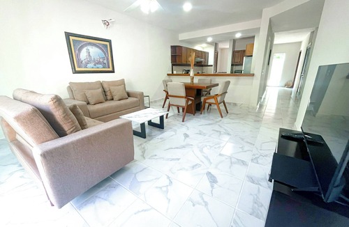 South Shore Hotel Area Villa | 5 MIN FROM THE BEACH! A6 Villas Mares de Verano