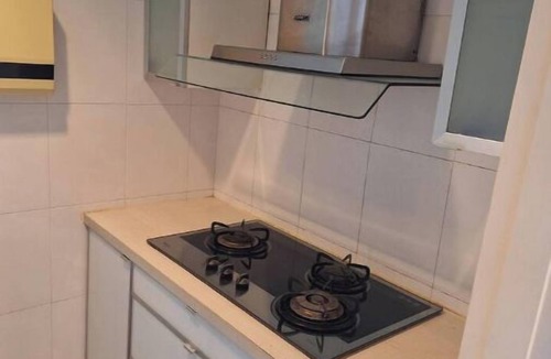 Bukit Bintang House | 5 min walk to Pavilion KL. 20 pax max. Spacious 4-bedroom condo in Kuala Lumpur