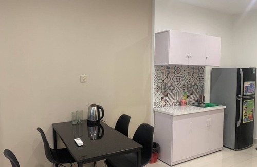 District 9 Apartment | 5 minutes to the theme grand park. Pool view, spacious living room