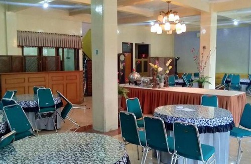 Tretes Hotel | 50 m² Hotel ∙ 12 guests