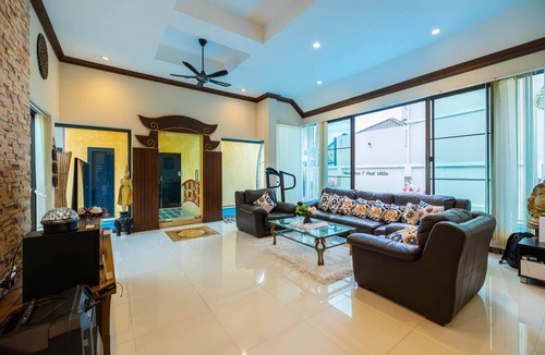 South Pattaya Villa | 500 m² Villa ∙ 4 bedrooms ∙ 10 guests