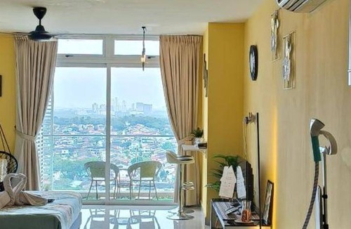 Taman Century Apartment | 52 m² Apartment ∙ 5 guests