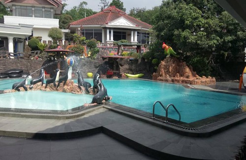 Cipanas Hotel | 55 m² Hotel ∙ 6 guests