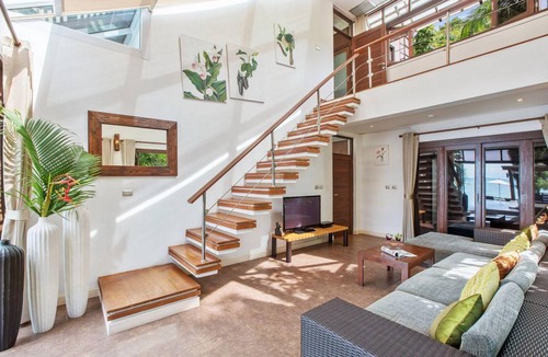 Bang Po Villa | 550 m² Villa ∙ 3 bedrooms ∙ 6 guests