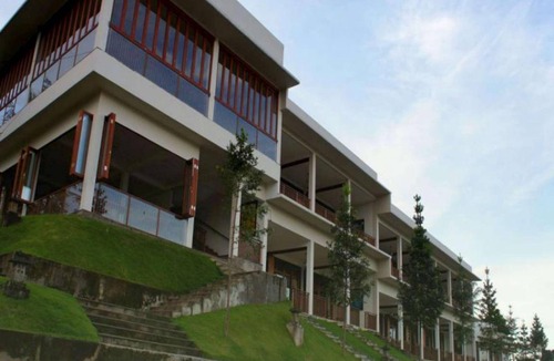 Megamendung Resort | 57 m² Resort ∙ 8 guests